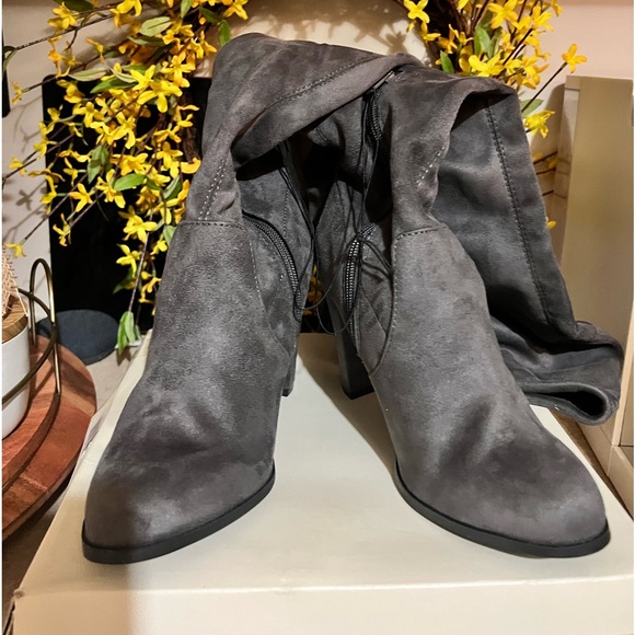 A New Day “Nikka” grey thigh high boots. - Picture 2 of 2